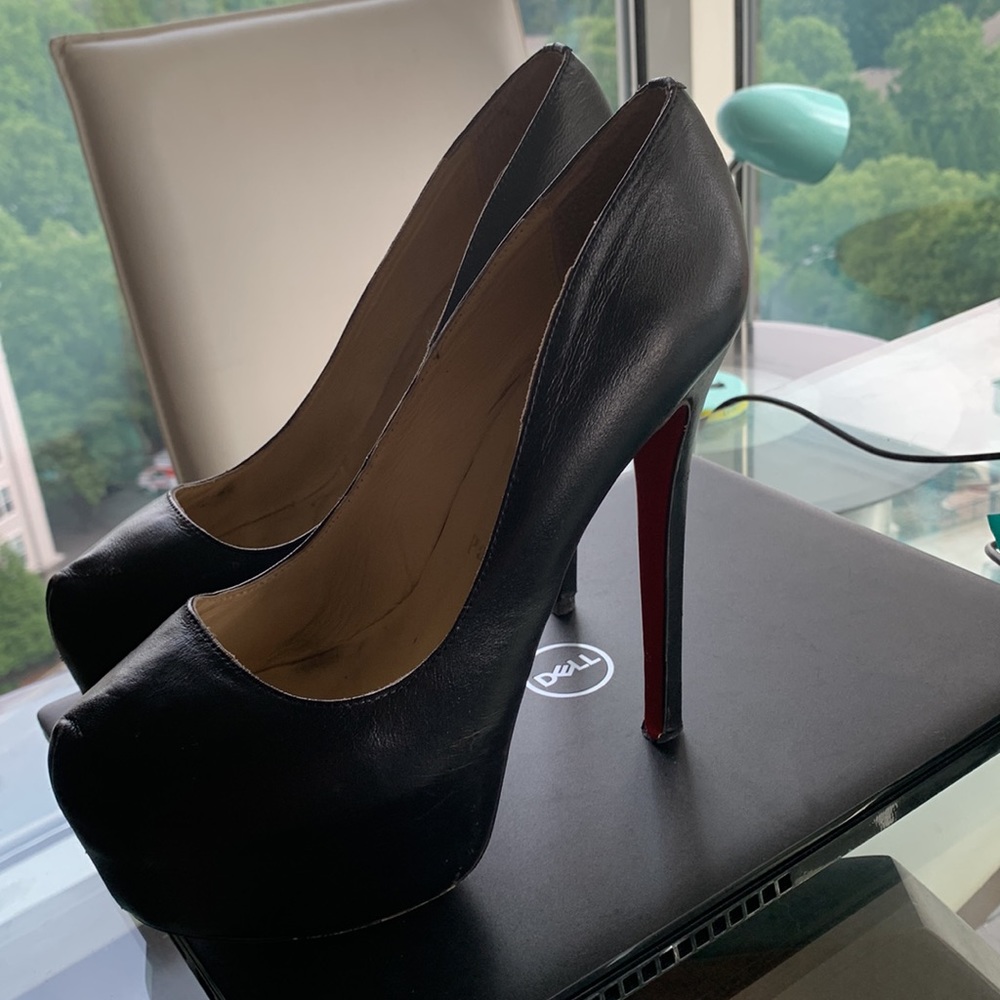 Red soled pumps size 41